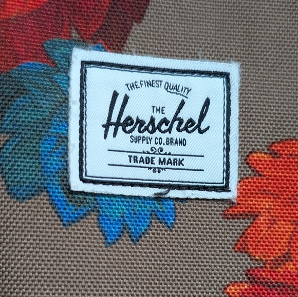 Herschel Floral Zipper Tote Bag - Picture 6 of 13